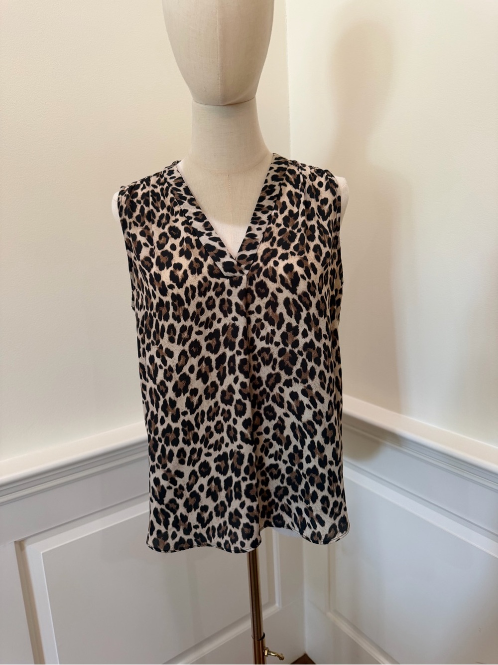 Vince Camuto Leopard Print V-Neck Sleeveless Top - Beige/Black